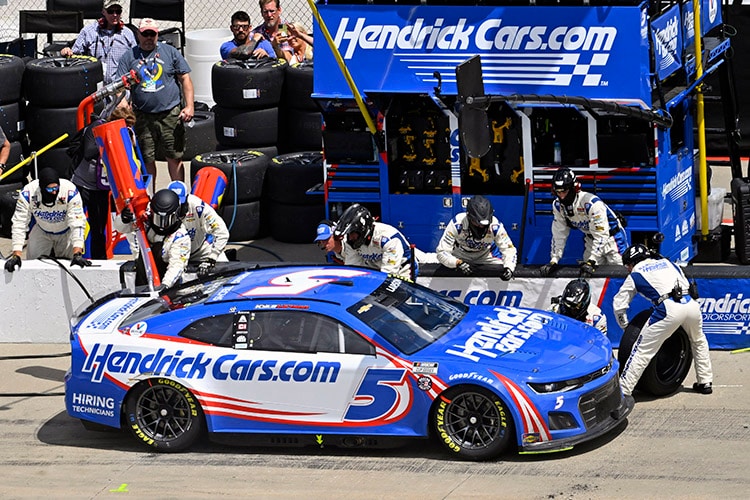 2022 Kyle Larson Kansas1.jpg