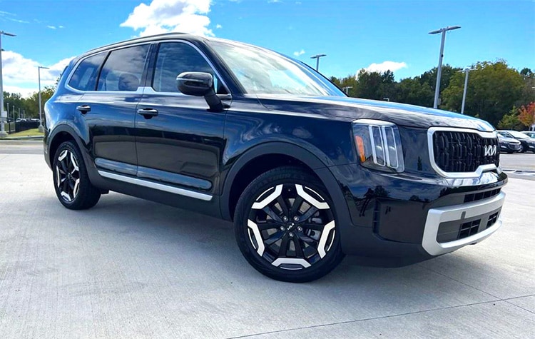Kia Telluride Hendrick Cars.jpg