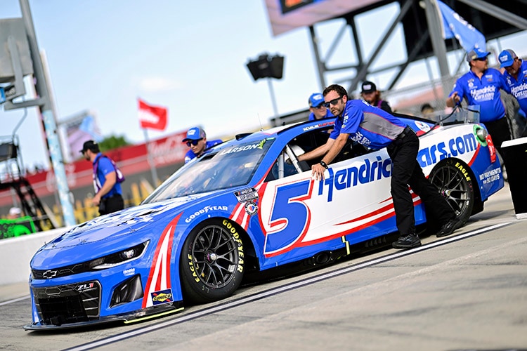 2023 Kyle Larson Hendrick Cars Daytona.jpg