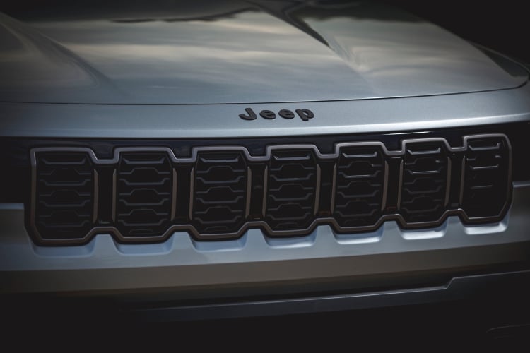 Jeep%20Cherokee%20Seven%20Slot%20Grille.png