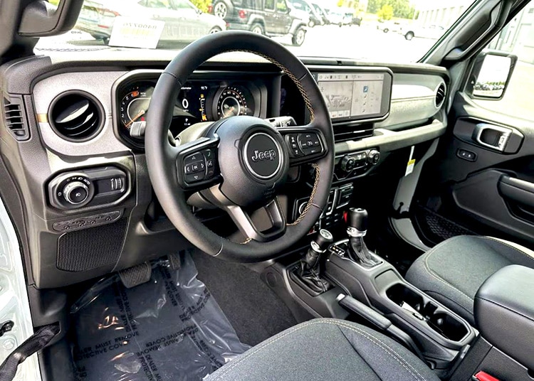 2024%20Jeep%20Wrangler%20interior%20Hendrick%20Cars.jpg