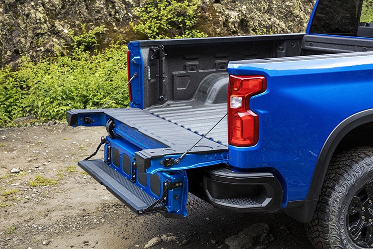 Chevrolet%20Silverado%20MultiFlex%20Tailgate%20Hendrick%20Cars.jpg