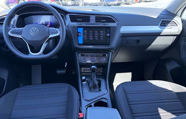 2024%20Volkswagen%20Tiguan%20interior%20Hendrick%20Cars.jpg