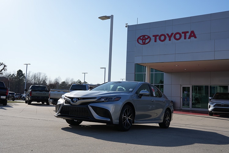 Toyota%20Camry%20Hendrick%20Cars.jpg