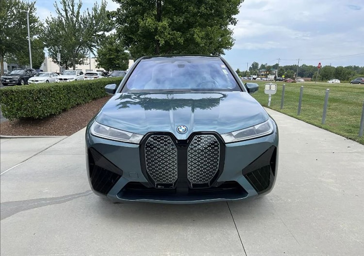 BMW iX Grill Hendrick Cars.jpg