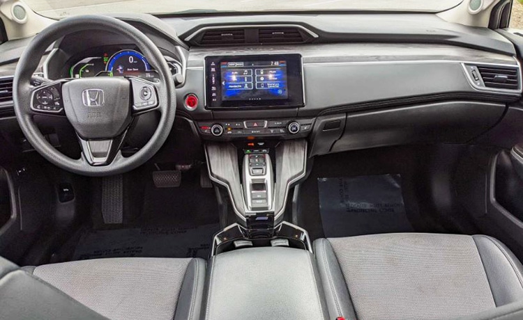 Honda Clarity 4 Hendrick Cars.jpg